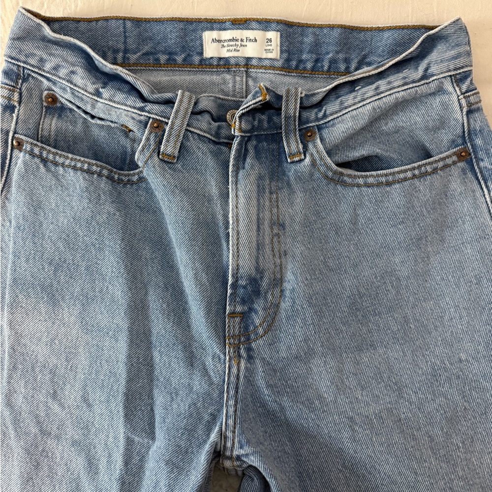 Abercrombie & Fitch the slouchy jean mid rise 26L